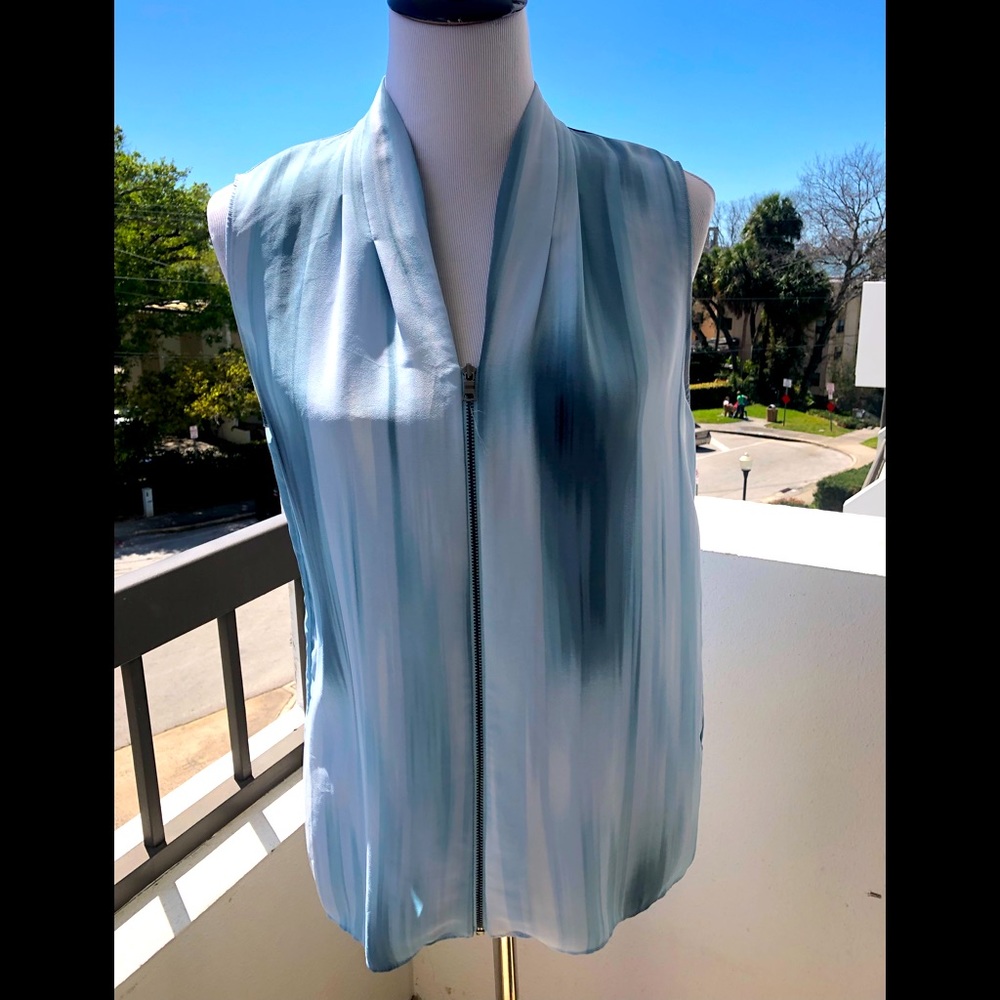 T. Tahari Blue Carley full zip front Ikat tank blouse